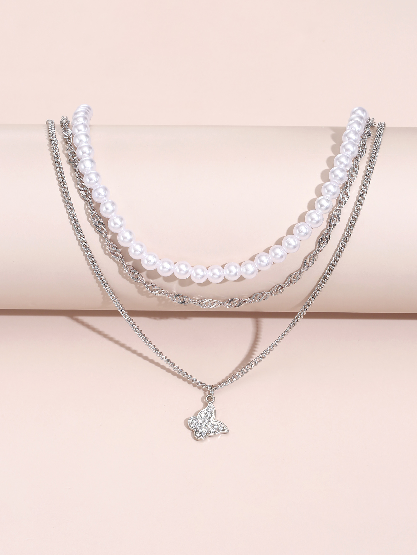 Europäische Und Amerikanische Modeimitat-perle Mit Zirkonia-schmetterling-anhänger Mehrschichtige Halskette display picture 3