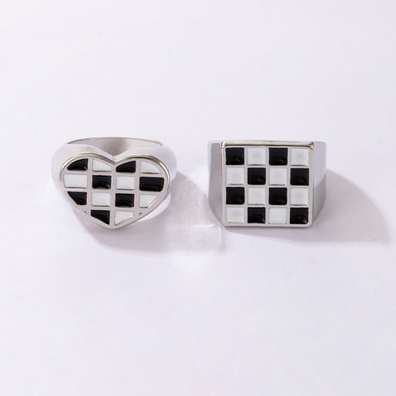 Hip-hop Simple Ring Black And White Heart Geometric Checkerboard Ring Two-piece display picture 3