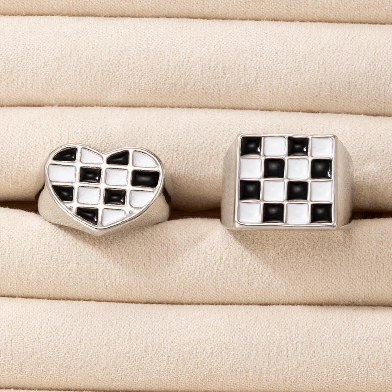 Hip-hop Simple Ring Black And White Heart Geometric Checkerboard Ring Two-piece display picture 6
