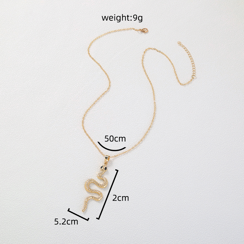 Element Metal Snake Clavicle Chain Necklace Wholesale display picture 1