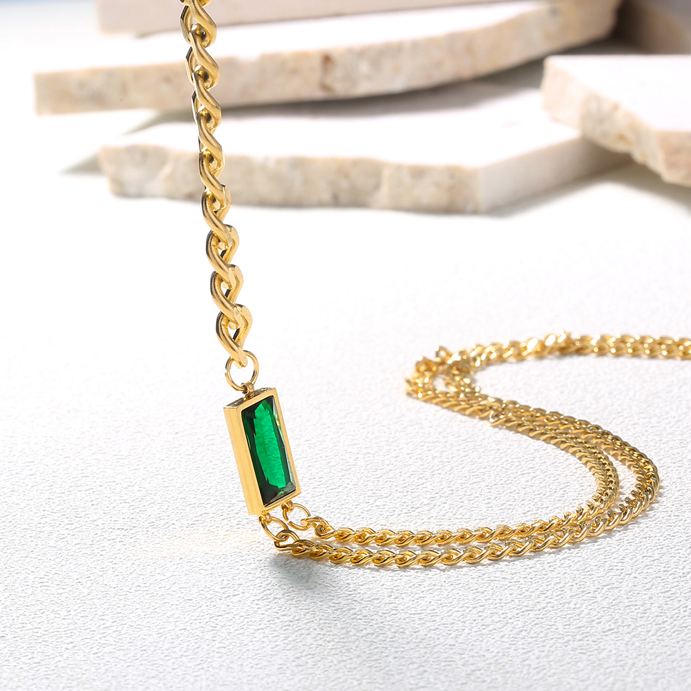 Luxury Simple 18k Gold Stainless Steel Emerald Clavicle Necklace display picture 5