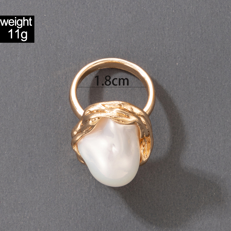 Bague Géométrique En Perles Incrustées Irrégulières D&#39;or De Tempérament De Style De Bureau Rétro display picture 17