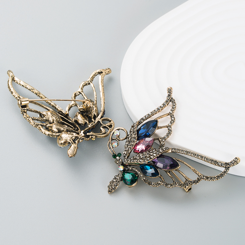Korean Fashion Hollow Butterfly Brooch Jewelry Alloy Inlaid Rhinestone Creative Brooch display picture 3