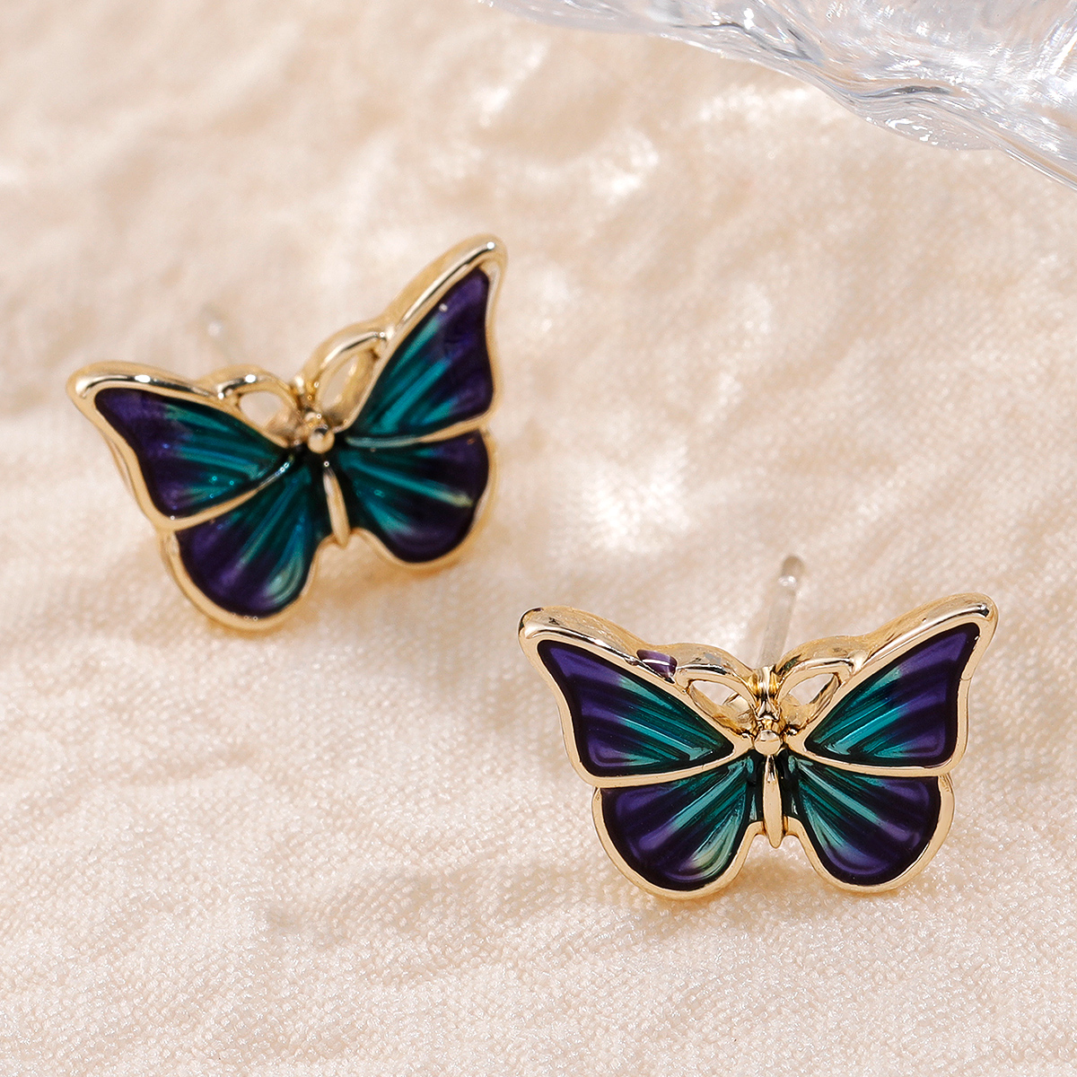 Exquisite Dunkelblaue Mode Damenohrringe In Schmetterlingsform display picture 3