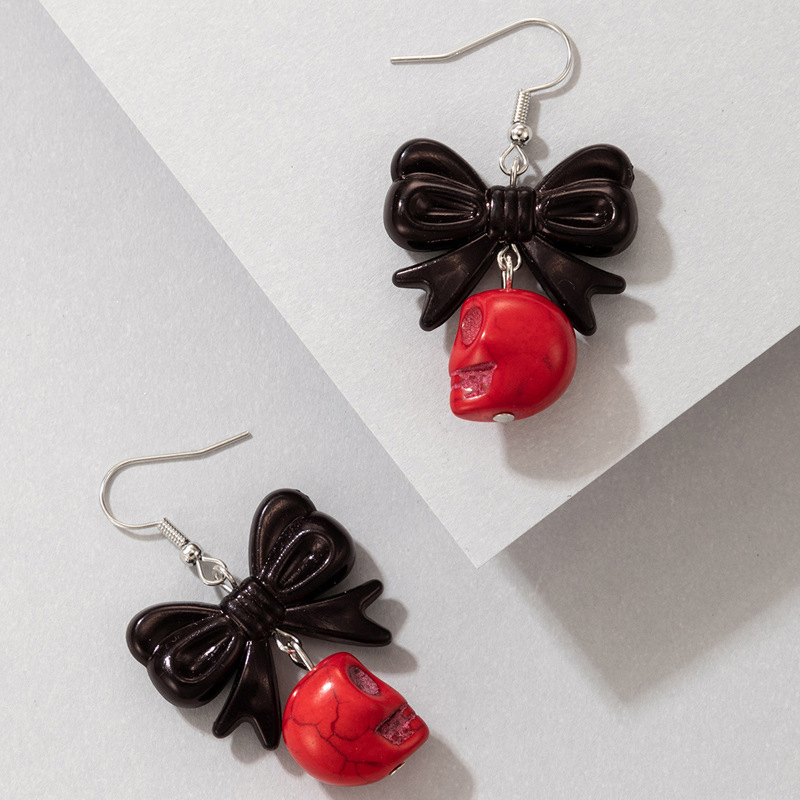 Boucles D&#39;oreilles Tête De Mort Halloween Européenne Et Américaine Avec Peinture En Aérosol display picture 4