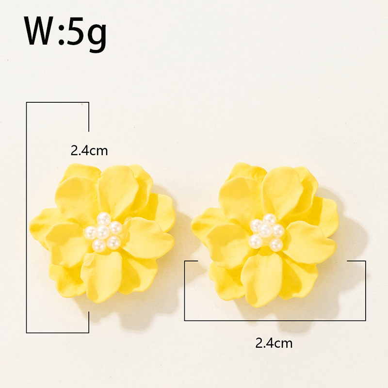 New Simple Three-dimensional White Flower Pearl Earrings display picture 22
