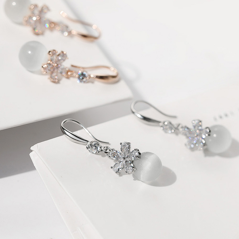 Copper Zircon Snowflake Fashion Simple Opal Five-leaf Flower Earrings display picture 4
