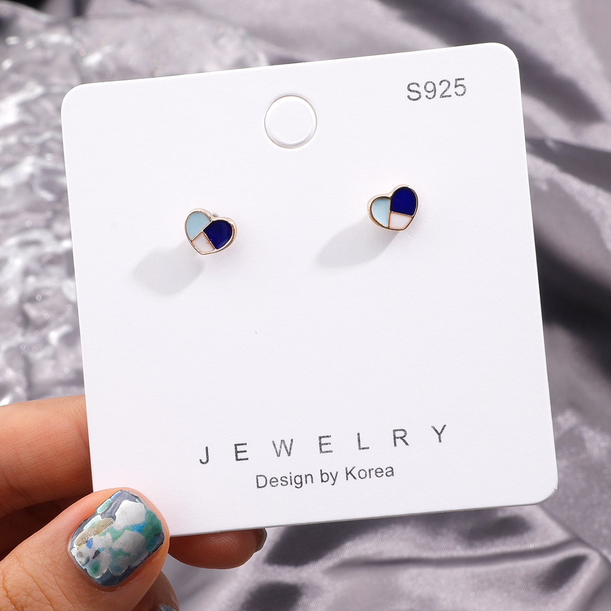 Fashionable And Exquisite Blue Heart-shaped Women's Charm Stud Earrings display picture 1