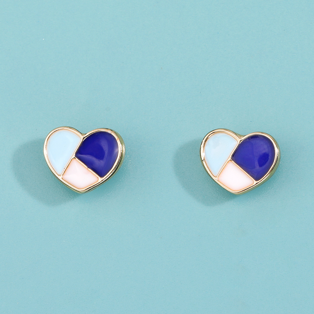 Fashionable And Exquisite Blue Heart-shaped Women's Charm Stud Earrings display picture 2