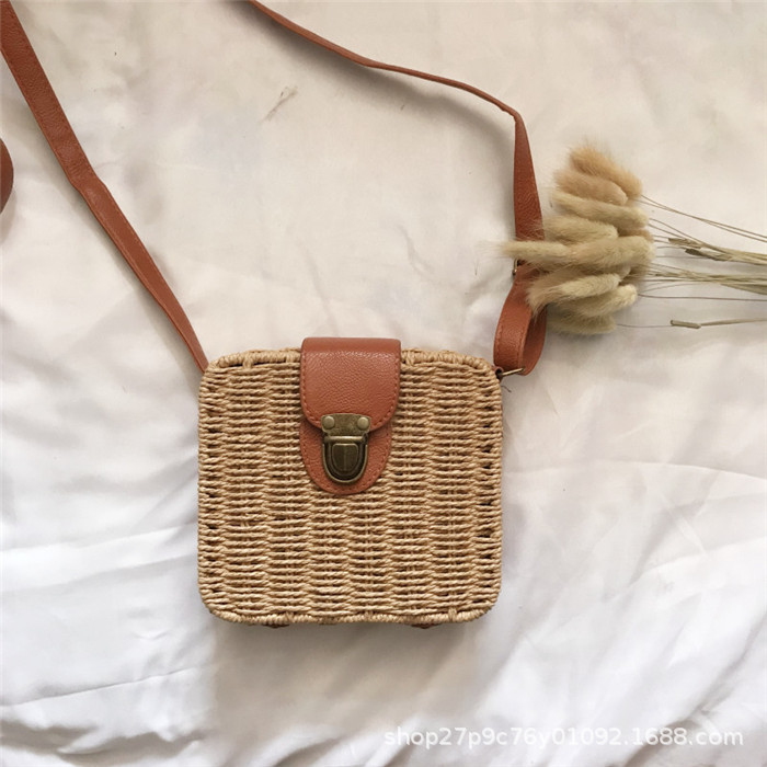 Retro Round Contrast Color Messenger Square Straw Casual Woven Bag display picture 3