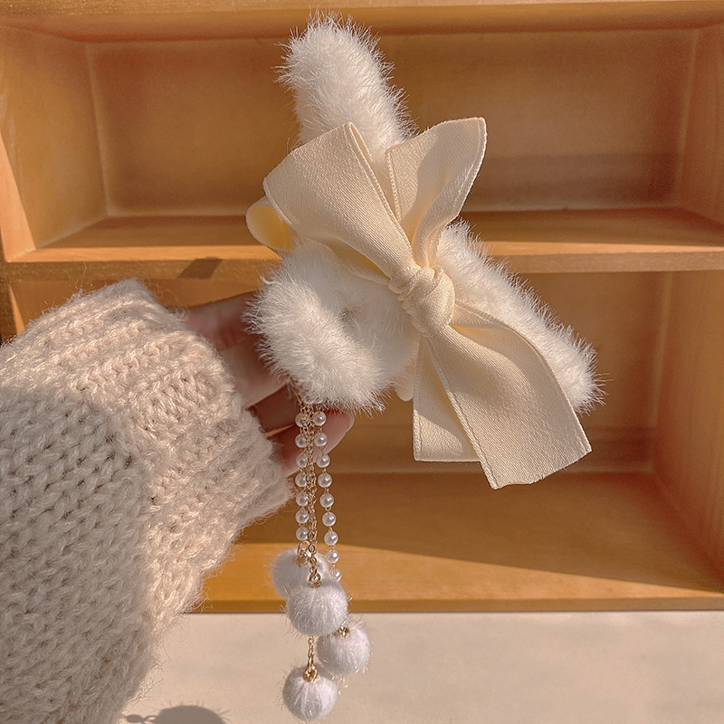 Pearl Tassel Bow Hairpin Back Head Fleece Catch Clip Cute Shark Clip display picture 5