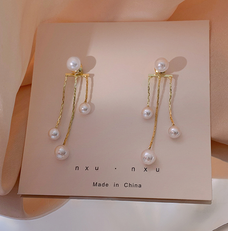 Korean Pearl Long Tassel 2021 New Trendy Simple Autumn And Winter Earrings display picture 4