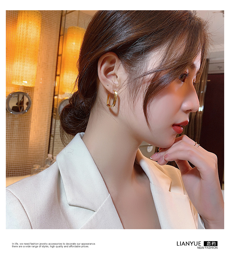 Boucle D&#39;oreille Coréenne Femme Automne Et Hiver 2022 Nouvelles Boucles D&#39;oreilles Dorées display picture 5