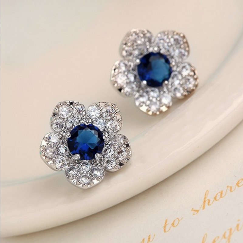 Korean White Flower Blue Crystal Full Diamond Small Trendy Earrings display picture 4