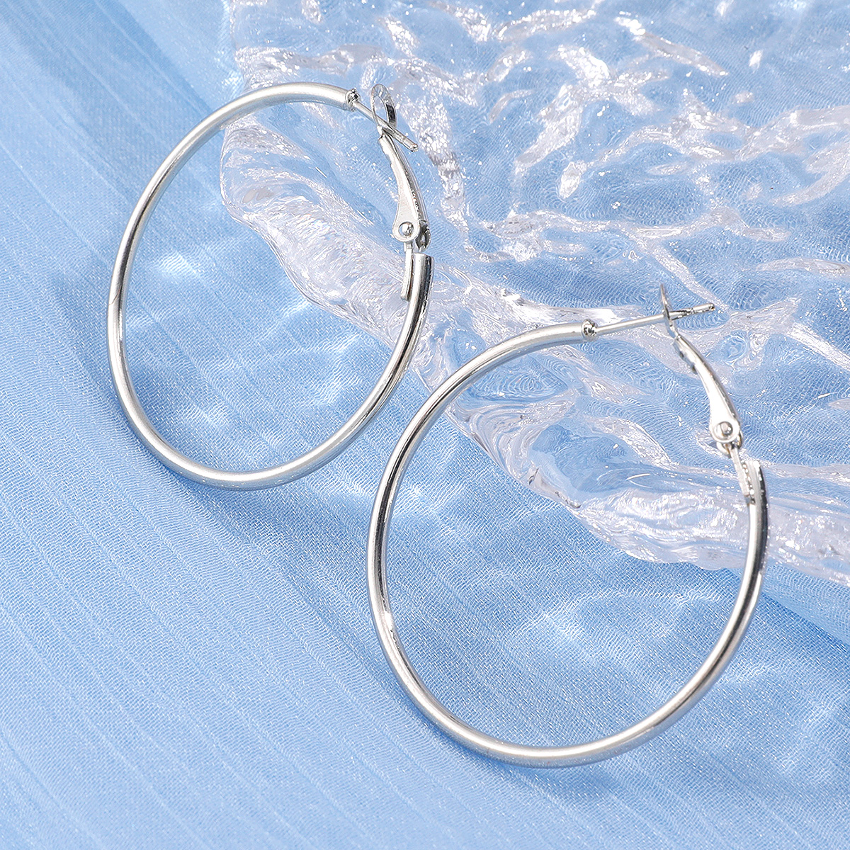 Fashion Simple Large Circle Earrings Jewelry display picture 2