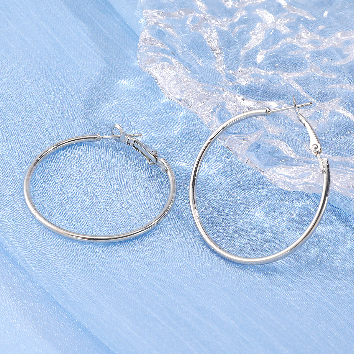 Fashion Simple Large Circle Earrings Jewelry display picture 3