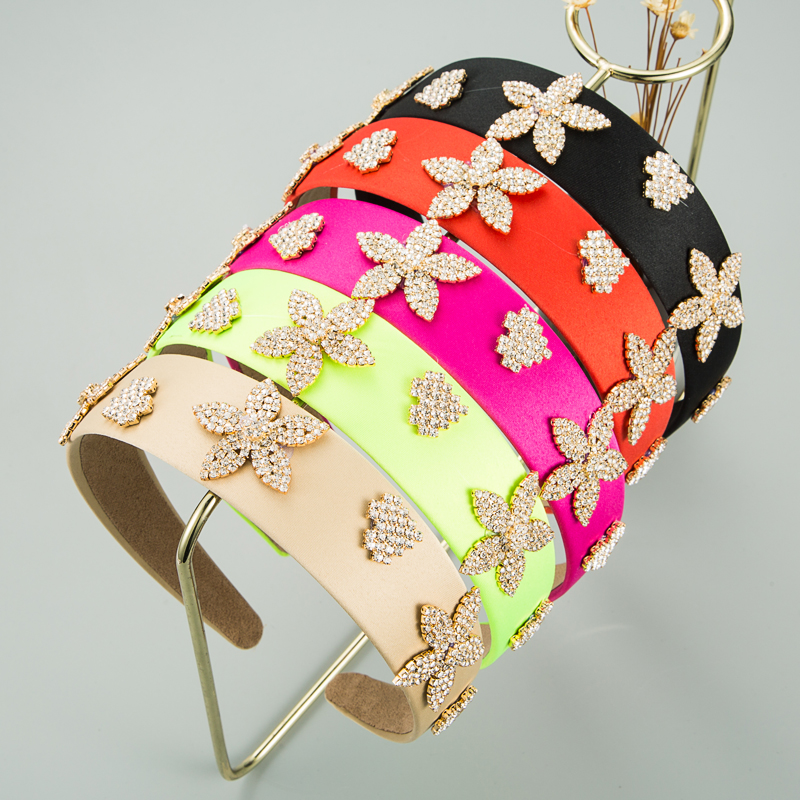 European And American Fashion Bright Color Fabric Hair Band Wide-brimmed Flower Heart-shaped Headband display picture 2