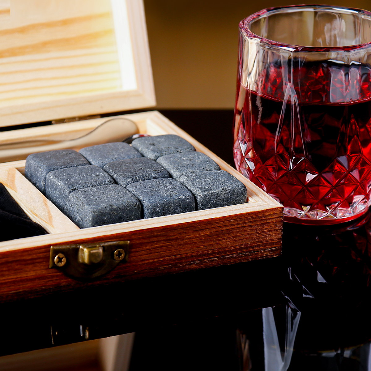 مجموعة صندوق خشبي من حجر النبيذ الأسود من ويسكي display picture 1