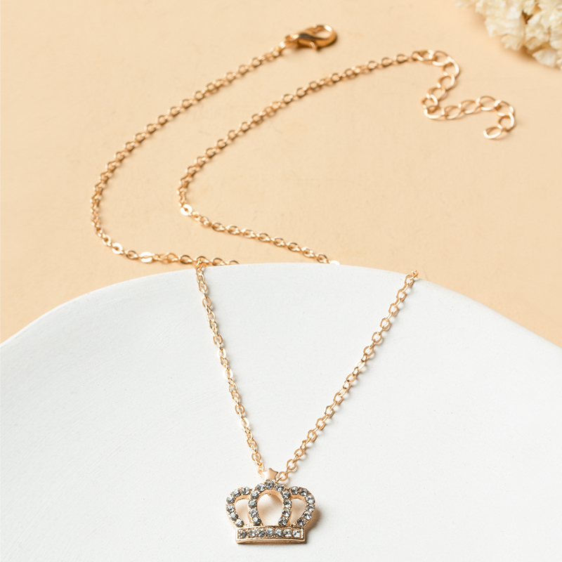 Full Diamond Crown Pendant Clavicle Chain Necklace display picture 5