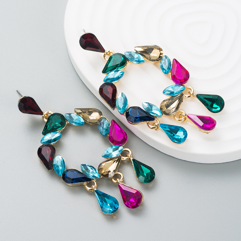 Fashion Diamond-studded Hollow Geometric Irregular Earrings display picture 5