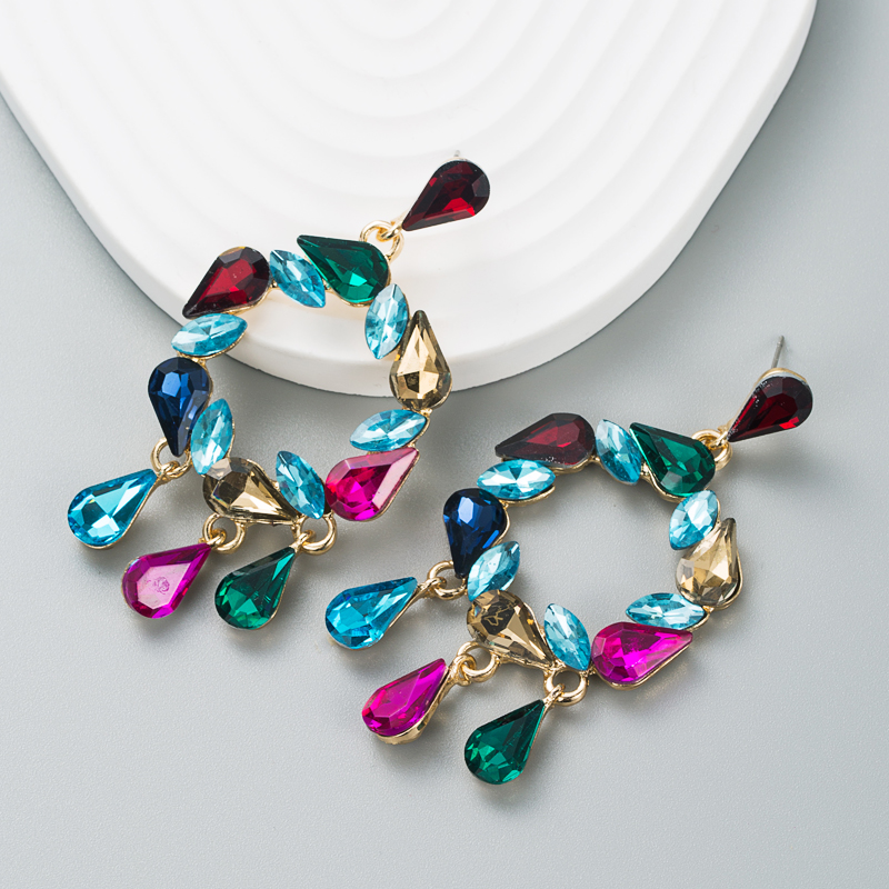 Fashion Diamond-studded Hollow Geometric Irregular Earrings display picture 6