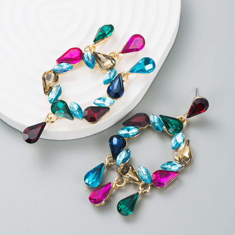 Fashion Diamond-studded Hollow Geometric Irregular Earrings display picture 7