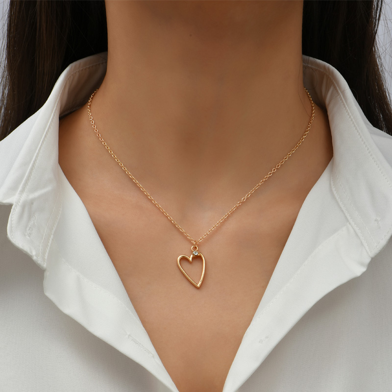 Fashion Diamond-studded Peach Heart Necklace display picture 1