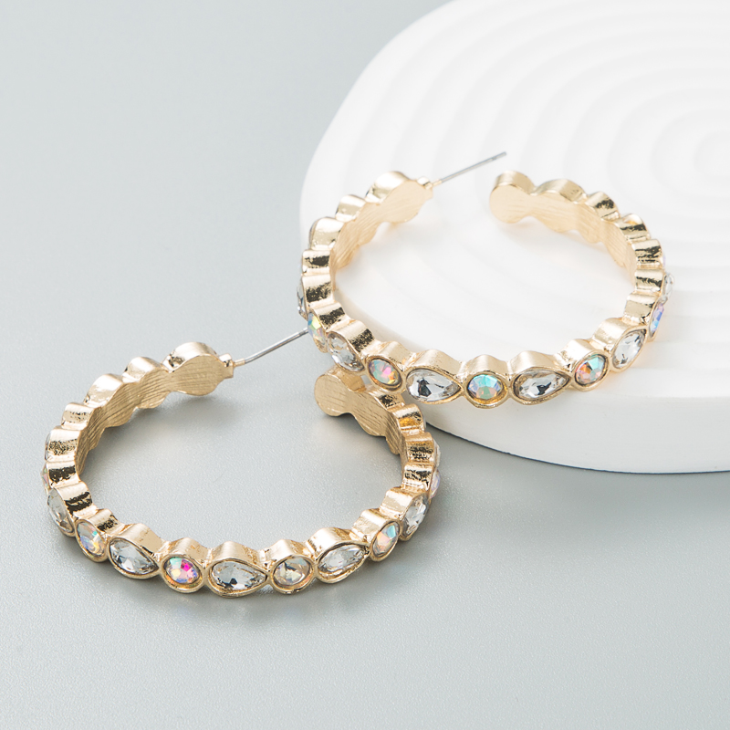 Fashion Shiny Diamond C-shaped Earrings Trendy Hoop Earring display picture 3