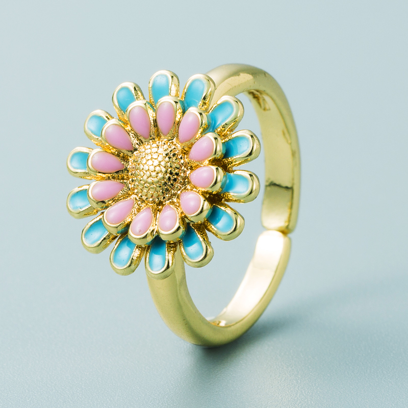 Fashion Copper Plated 18k Gold Drip Oil Ring Simple Creative Small Daisy Open Ring display picture 5