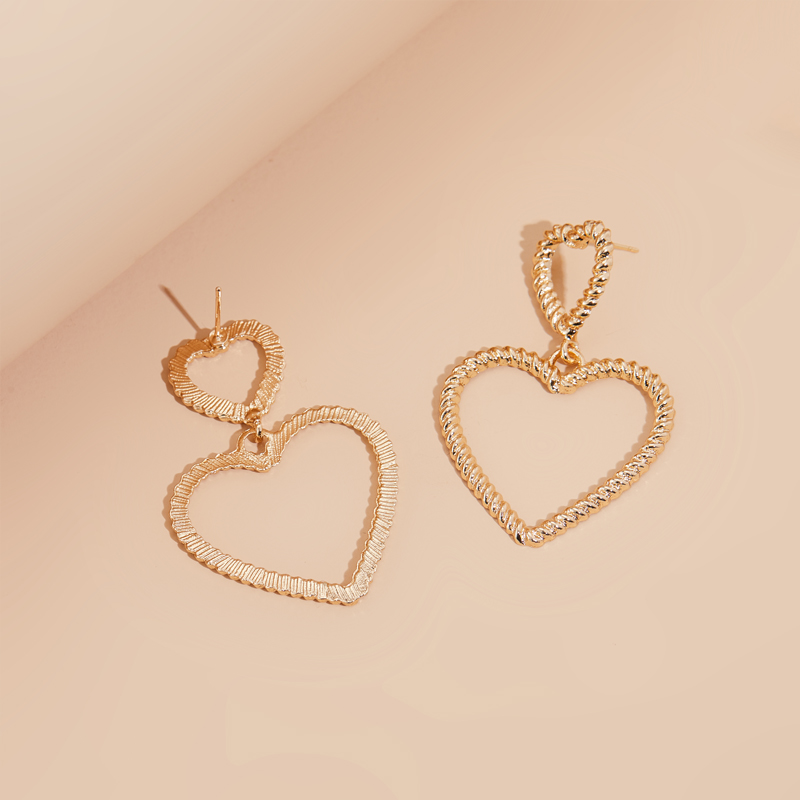 Aretes Con Colgante Hueco De Doble Corazón display picture 4