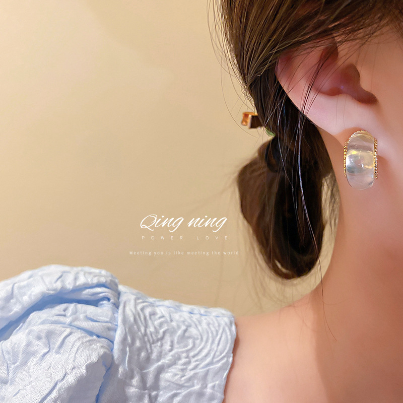Mode Sud-coréenne Nouvelle Personnalité Boucles D&#39;oreilles En Opale En Forme De C Boucles D&#39;oreilles Tempérament display picture 4