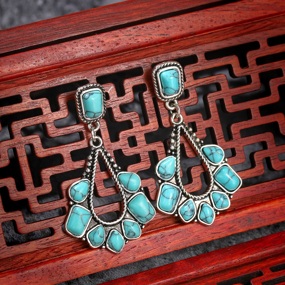 Ancient Style Ivory White Turquoise Earrings Exaggerated Drop Earring display picture 6