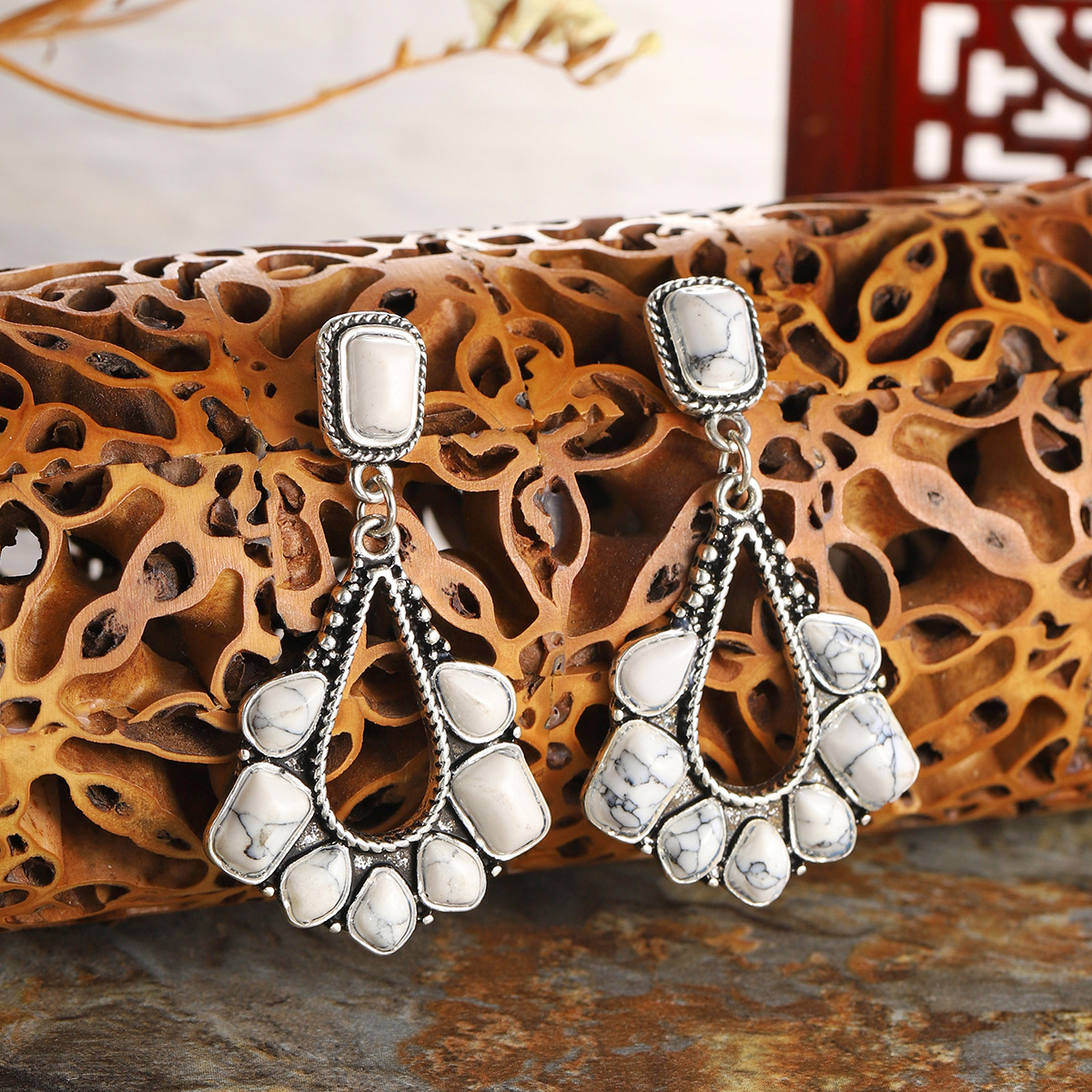 Ancient Style Ivory White Turquoise Earrings Exaggerated Drop Earring display picture 8