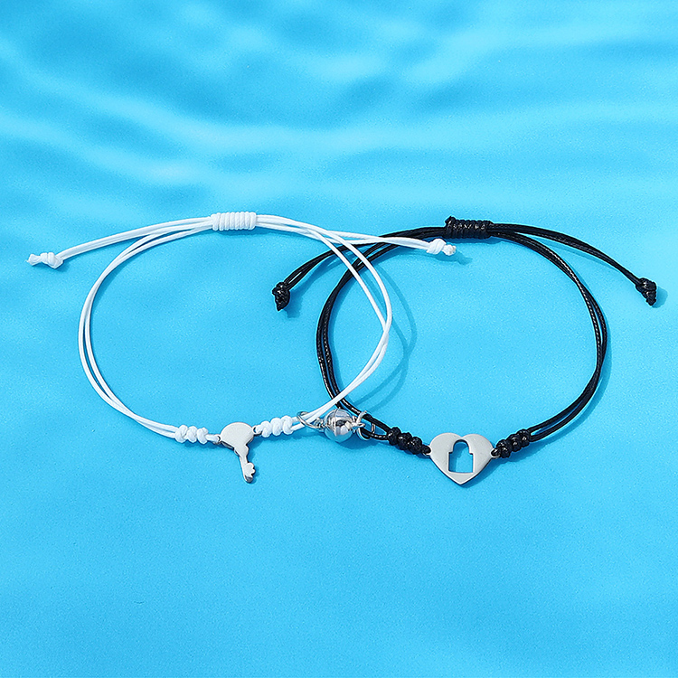 Korean Fashion Couple Stainless Steel Key Lock Bracelet display picture 1