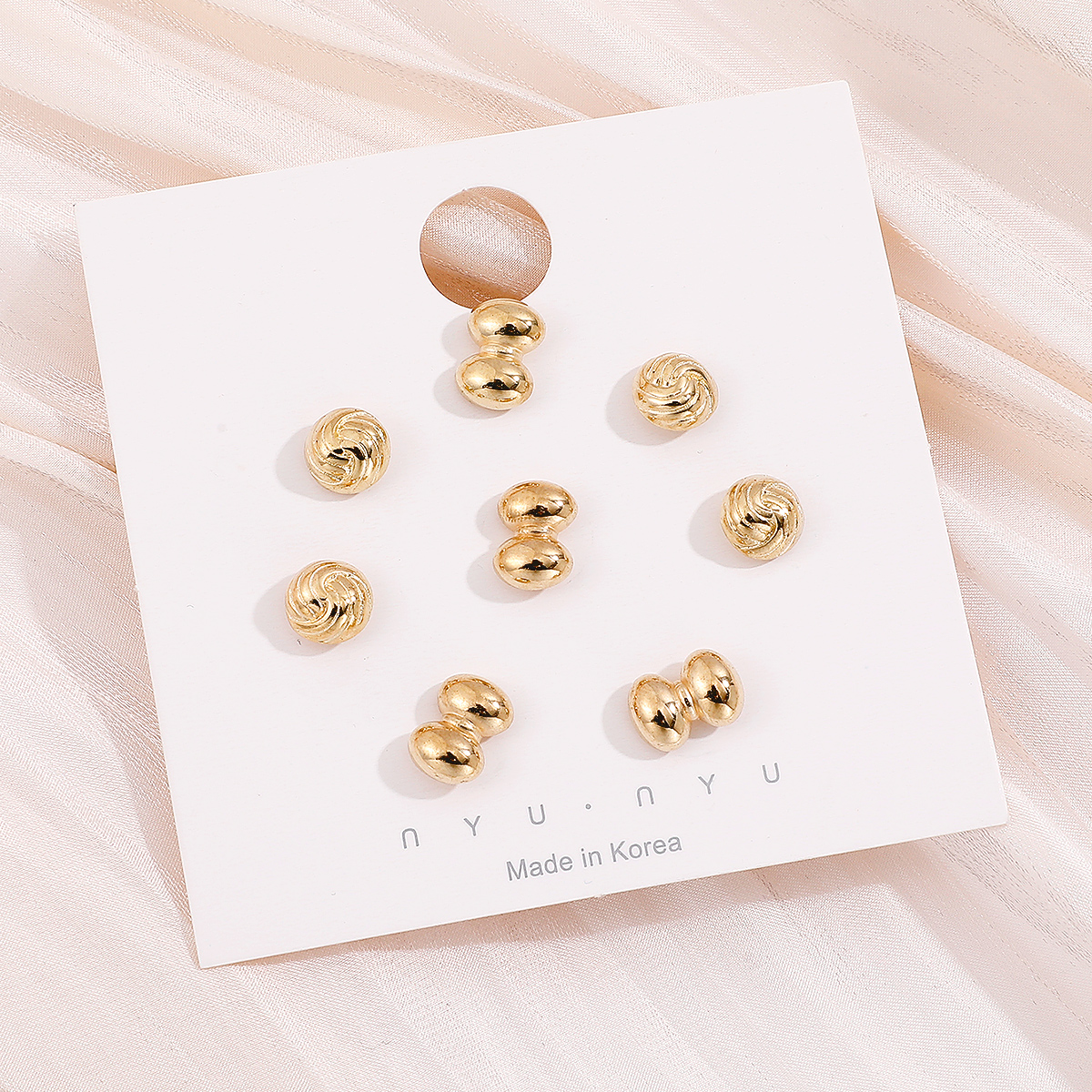 Simple Fashion Golden Stud Earrings Set display picture 4