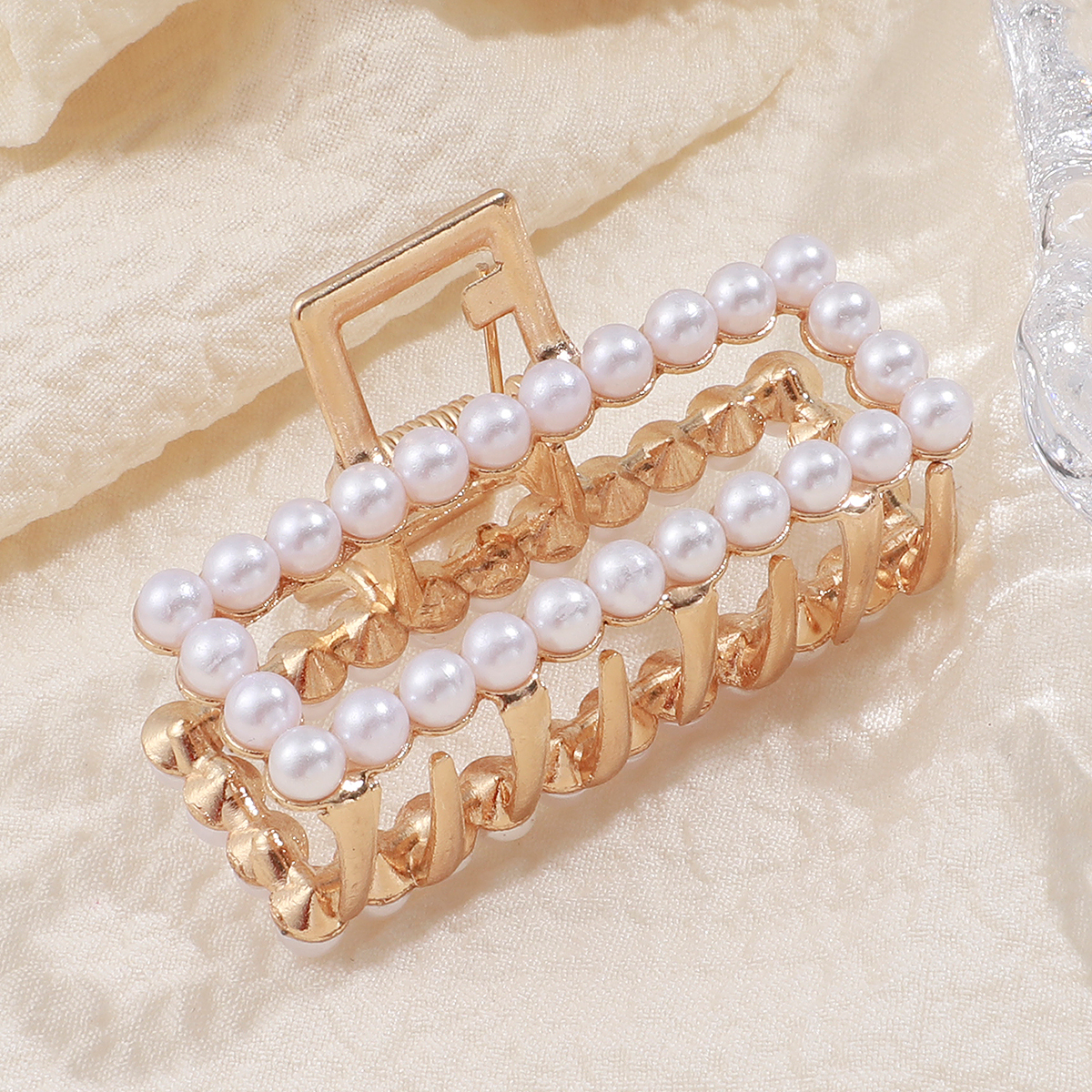 Mode-accessoires Große Goldeingelegte Perlen-haarspangen Luxus-haarspangen Für Frauen display picture 3