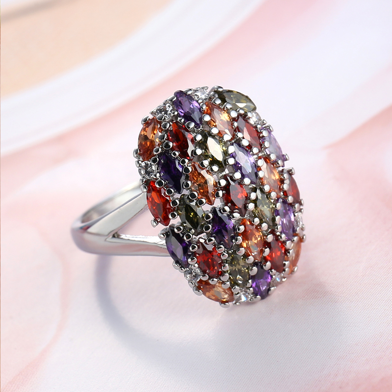 Fashion Light Luxury Ring European And American Retro Design Ring Trend Color Diamond Rings display picture 3