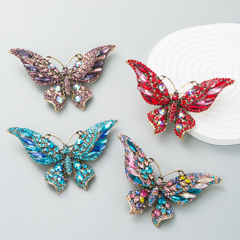 Retro New Crystal Rhinestone Butterfly Brooch Fashion Animal Insect Lady Brooch display picture 2