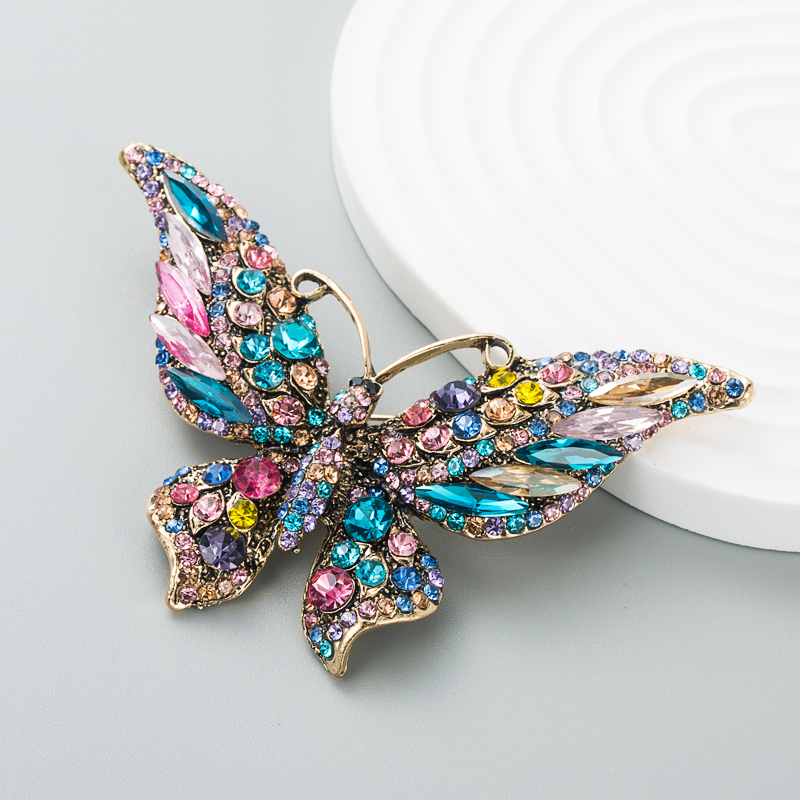 Retro New Crystal Rhinestone Butterfly Brooch Fashion Animal Insect Lady Brooch display picture 3