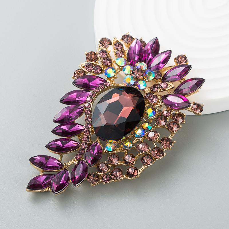 European And American Alloy Diamond-studded Flower Brooch Female Wholesale display picture 4