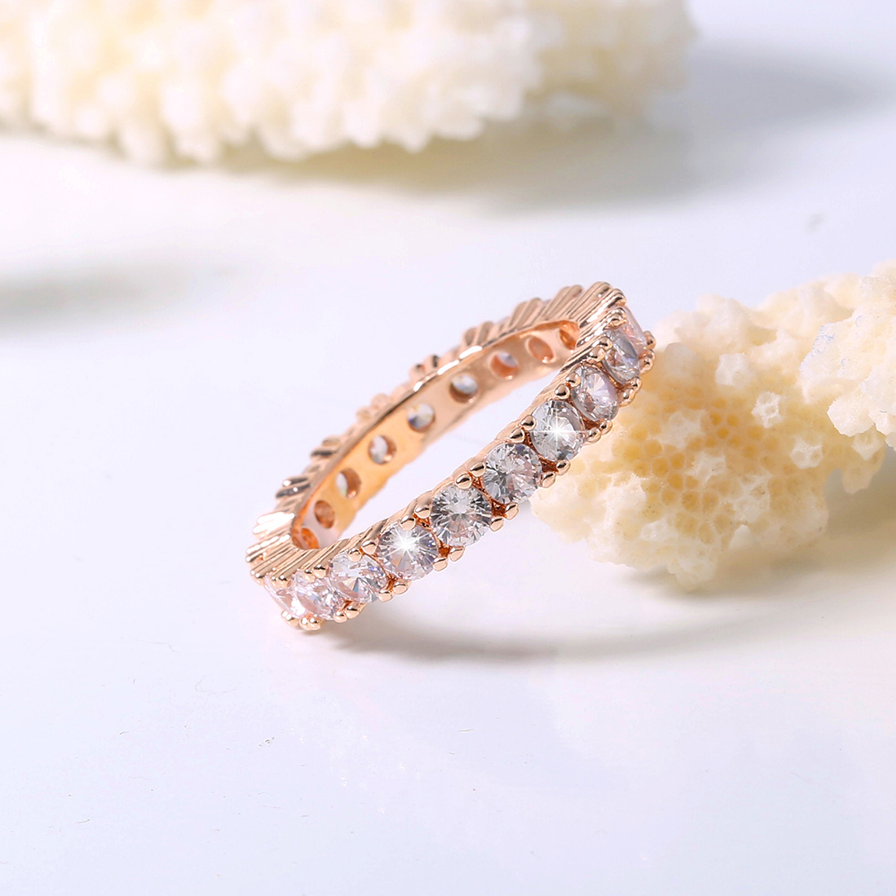 Simple Style Rose Gold Female Copper Zircon Ring Wholesale display picture 2