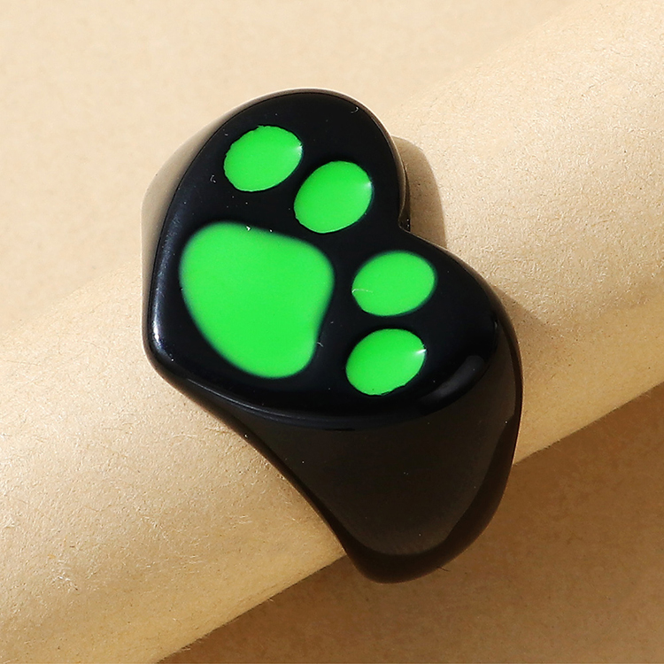Hip-hop Unique Green Dog Paw Print Creative Resin Drip Ring display picture 1
