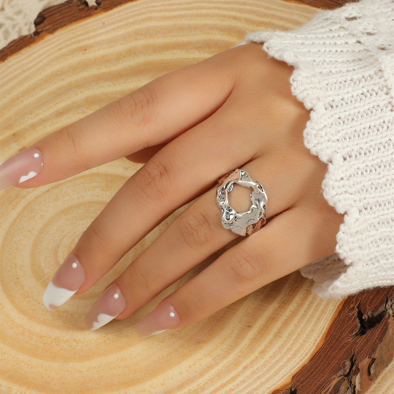 18kgp Retro Silver Hollow Bump Open Ring Women display picture 2