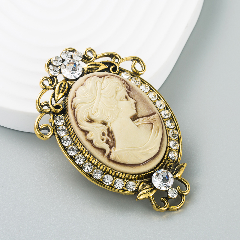 Embossed New Creative Retro Beauty Head Series Brooch Pin display picture 5
