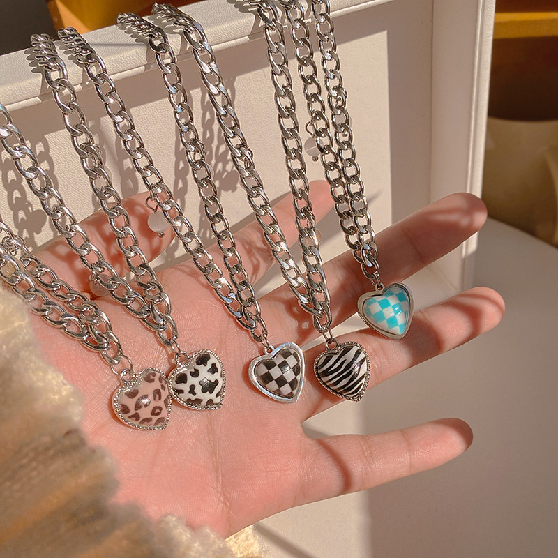Fashion Checkerboard Heart Pendent Necklace Female Simple Titanium Steel Sweater Chain display picture 1