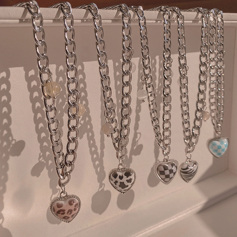 Fashion Checkerboard Heart Pendent Necklace Female Simple Titanium Steel Sweater Chain display picture 3
