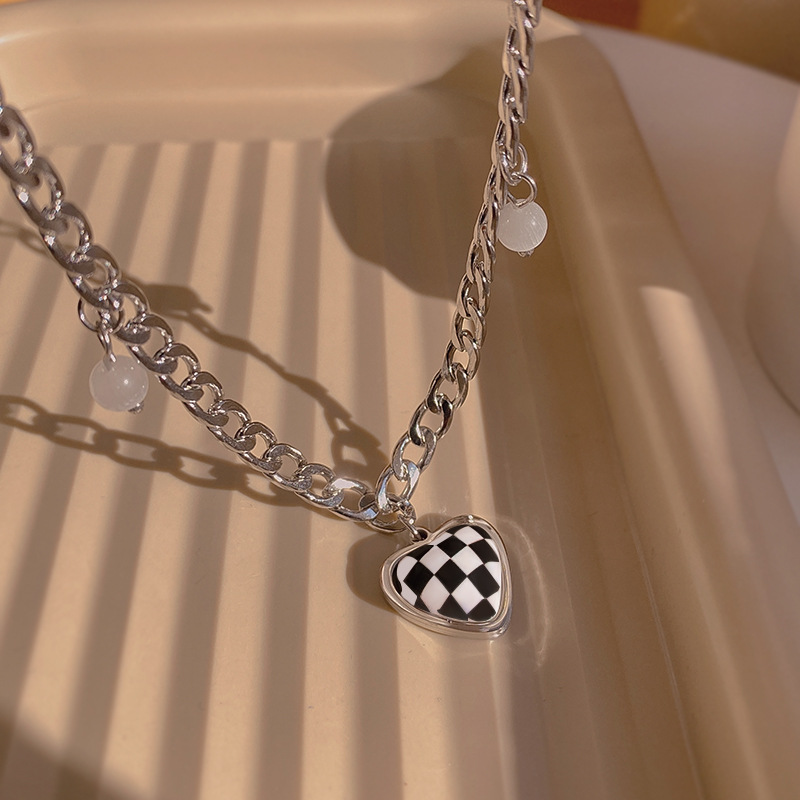 Fashion Checkerboard Heart Pendent Necklace Female Simple Titanium Steel Sweater Chain display picture 9