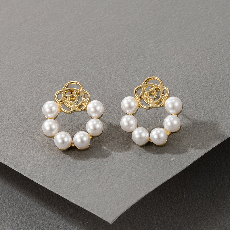 Korean Elk Butterfly Pearl Earrings Diamond Circle Pearl Pendant Earrings display picture 16