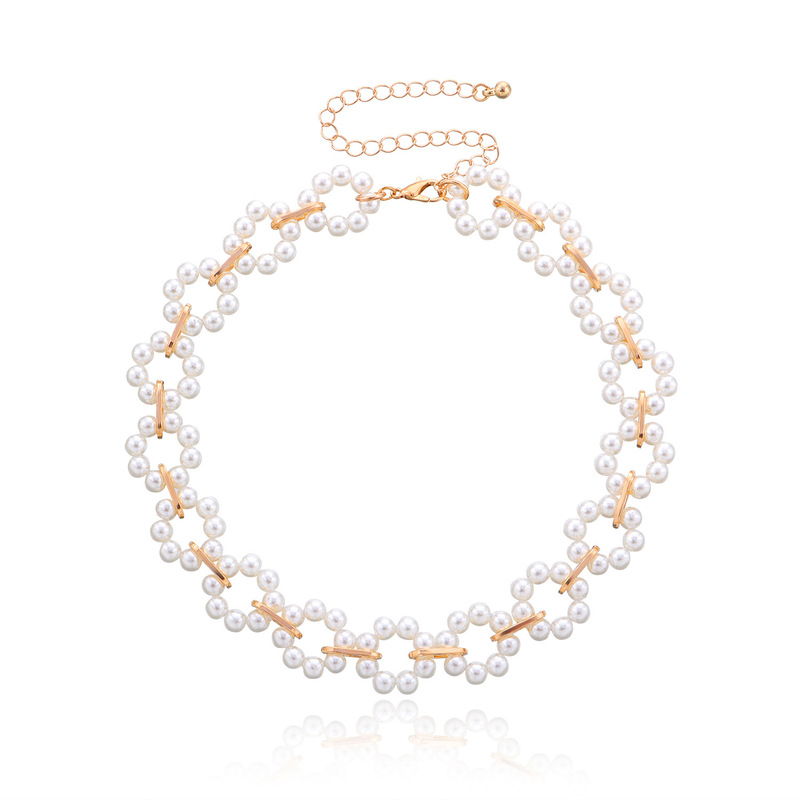 Fashion Pearl Short Love Circle Flower Necklace display picture 7