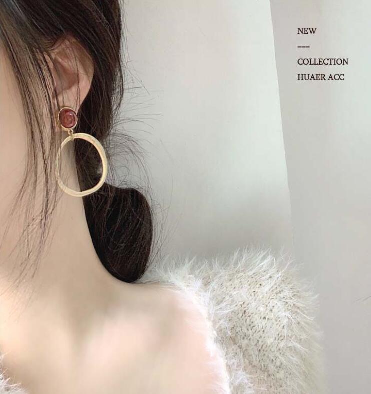 Korean Retro Geometric Frosted Earrings display picture 2